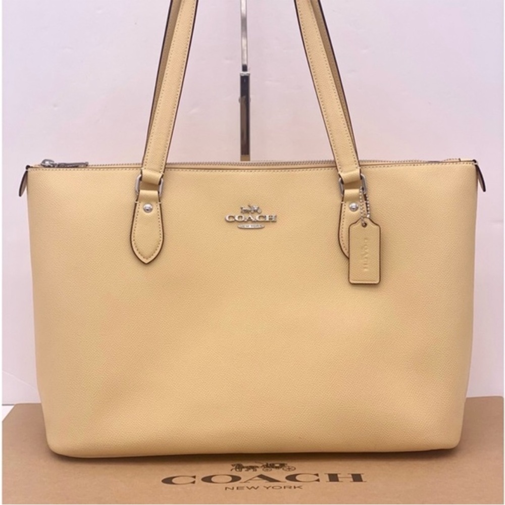 Coach Gallery Tote Shoulder Bag